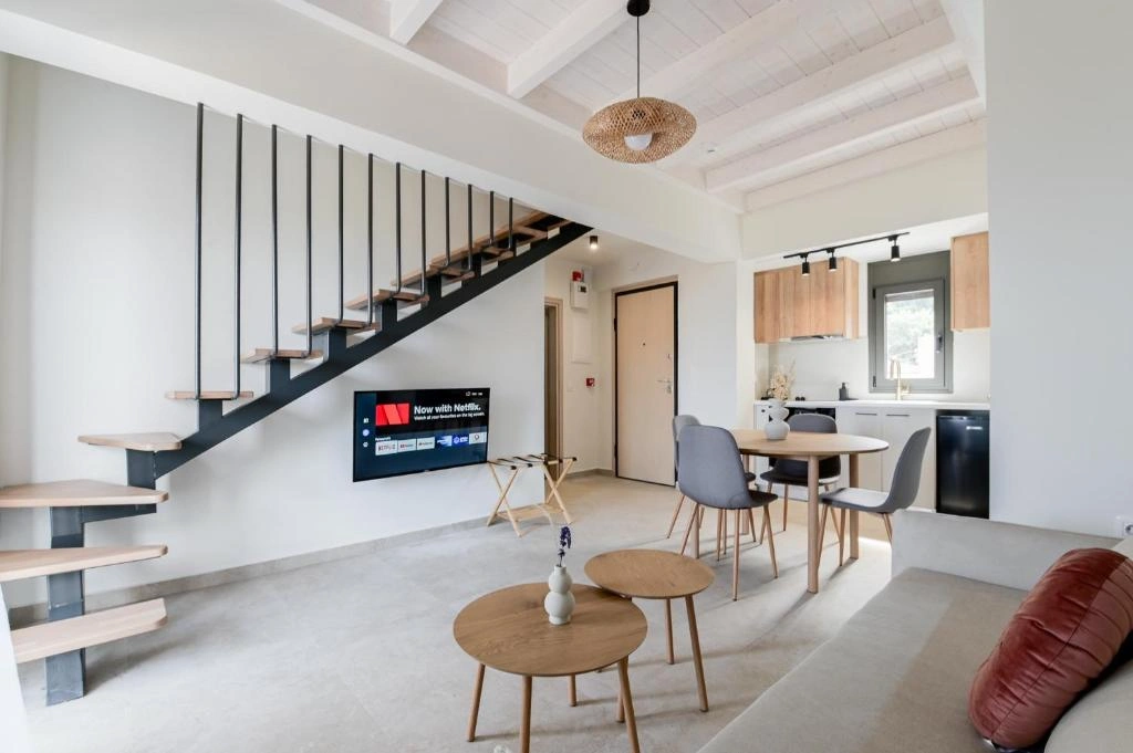 Suite 7 - Gallery 21